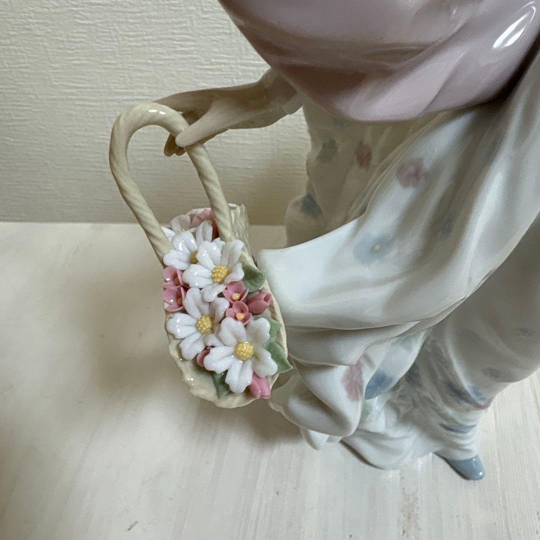 リヤドロ LLADRO 「春の輝き」新品！　　　　　　　元箱付き！