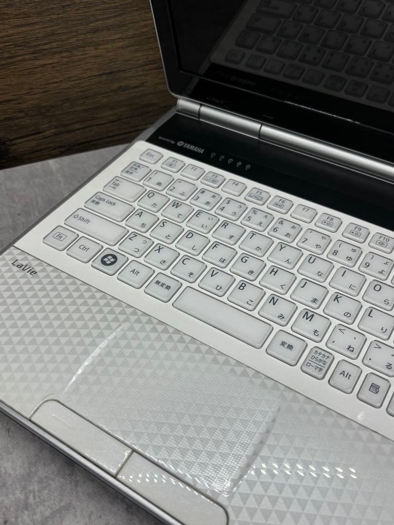 ノートパソコン　NEC Lavie SSD /8GB /Win11/Office