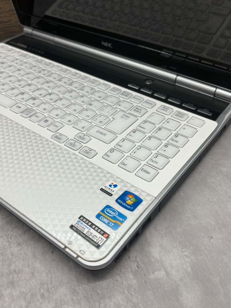 ノートパソコン　NEC Lavie SSD /8GB /Win11/Office