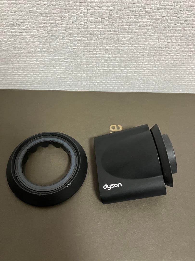 ★ダイソンドライヤー HD03★ 付属品あり（注意:色違いのピンクゴールド）