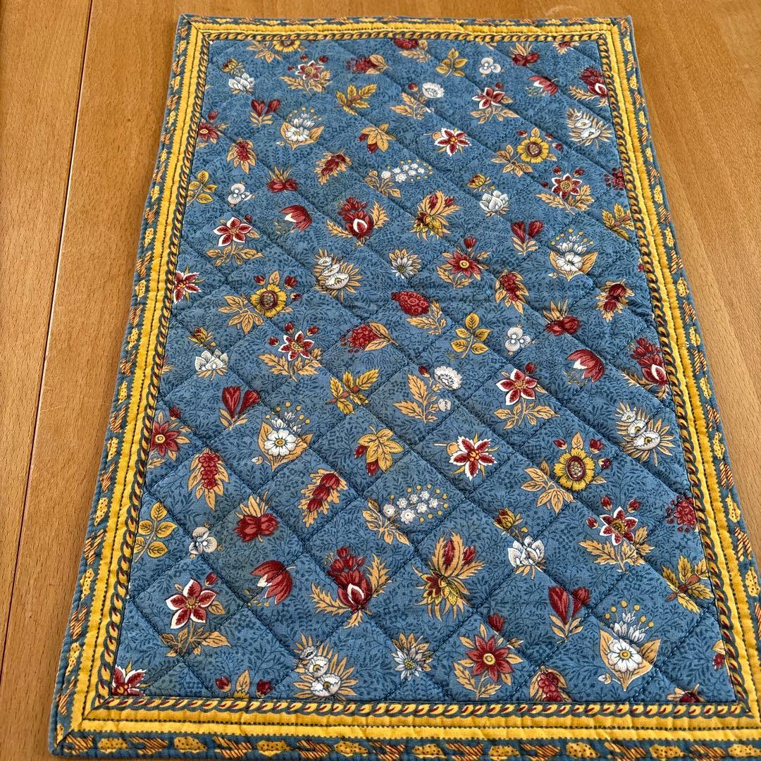 《ヴァルドローム・フランス》 プロバンス柄ランチョンマット4枚セット