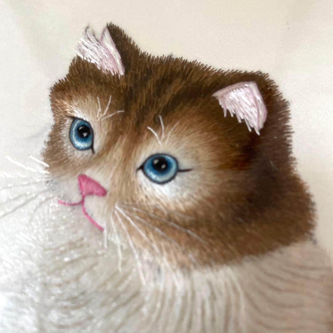 中国　猫　子猫　刺繍絵画　刺繍絵　刺繍画　掛け額　額入り　額縁
