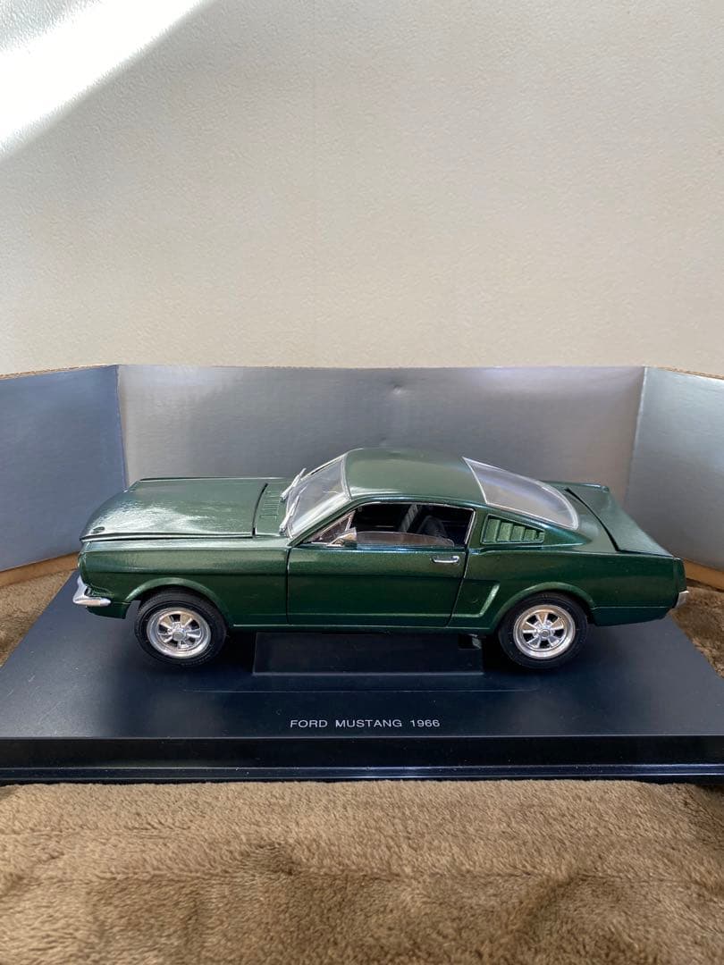 MIRA SOLIDO ＆EAGLEマスタング1/18 3台セット