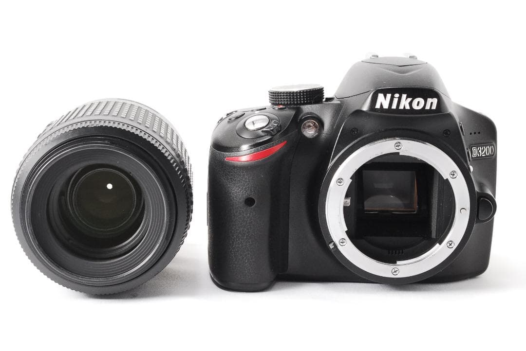 現状品 Nikon D3200　望遠レンズセット スマホ転送　2416万高画質機