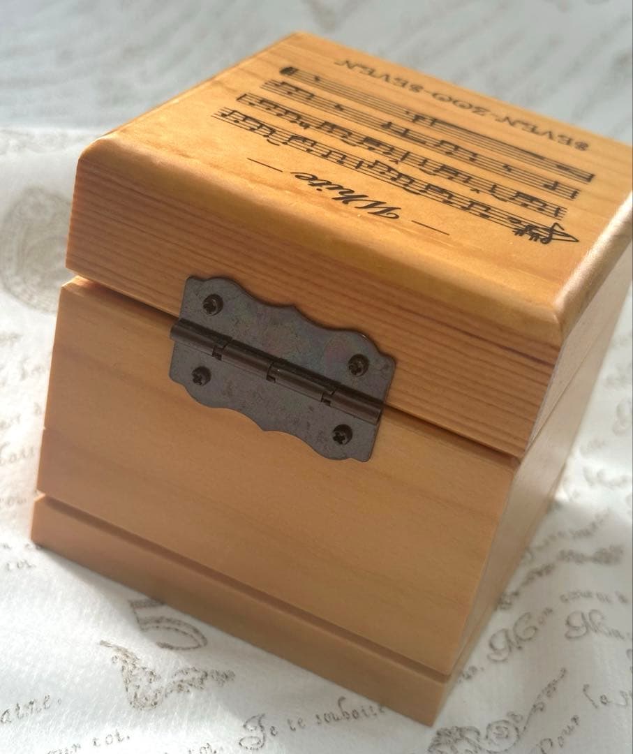 【sophia】Whiteオルゴール SEVEN ZOO SEVENキーホルダー