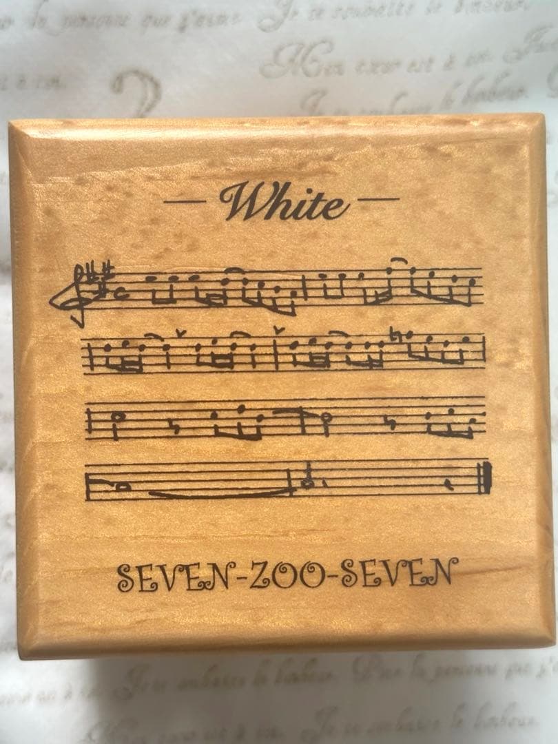 【sophia】Whiteオルゴール SEVEN ZOO SEVENキーホルダー