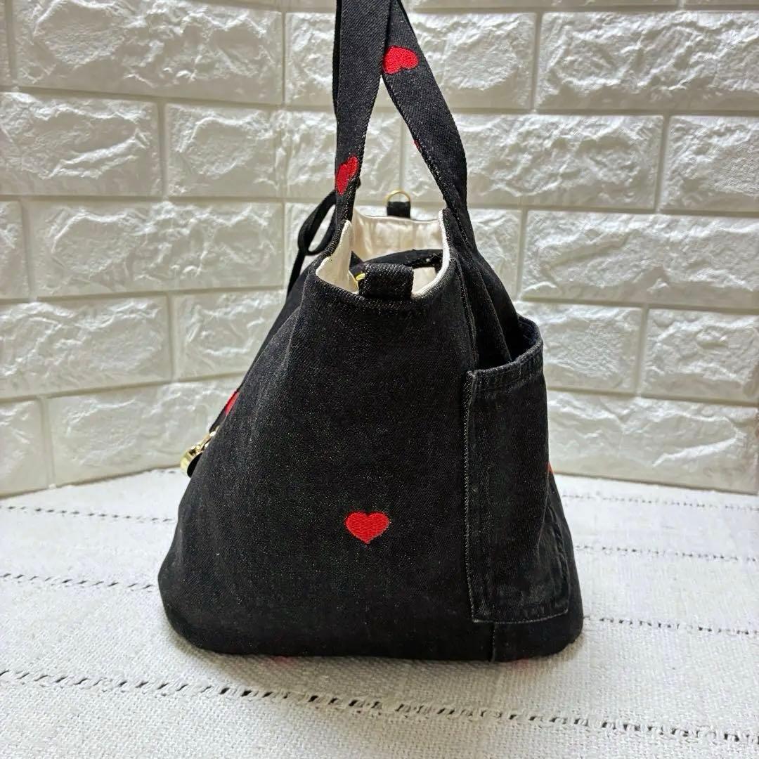 【SALE】デニムリメイク　ハート刺繍のブラックデニム ハートキーロック付バッグ
