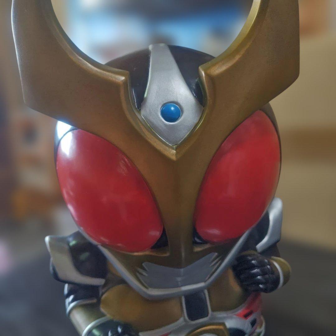 仮面ライダークウガ 貯金箱 と アクションフィギュア