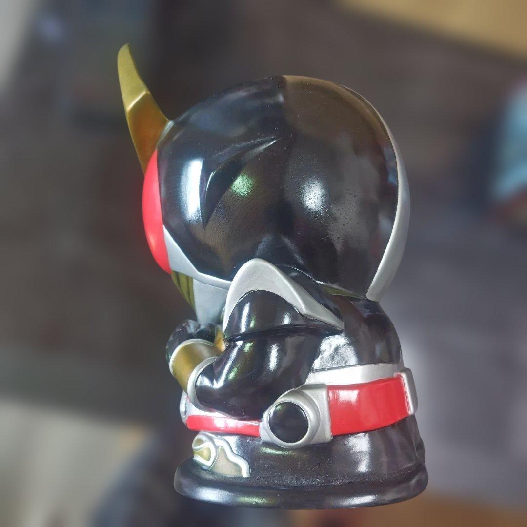 仮面ライダークウガ 貯金箱 と アクションフィギュア