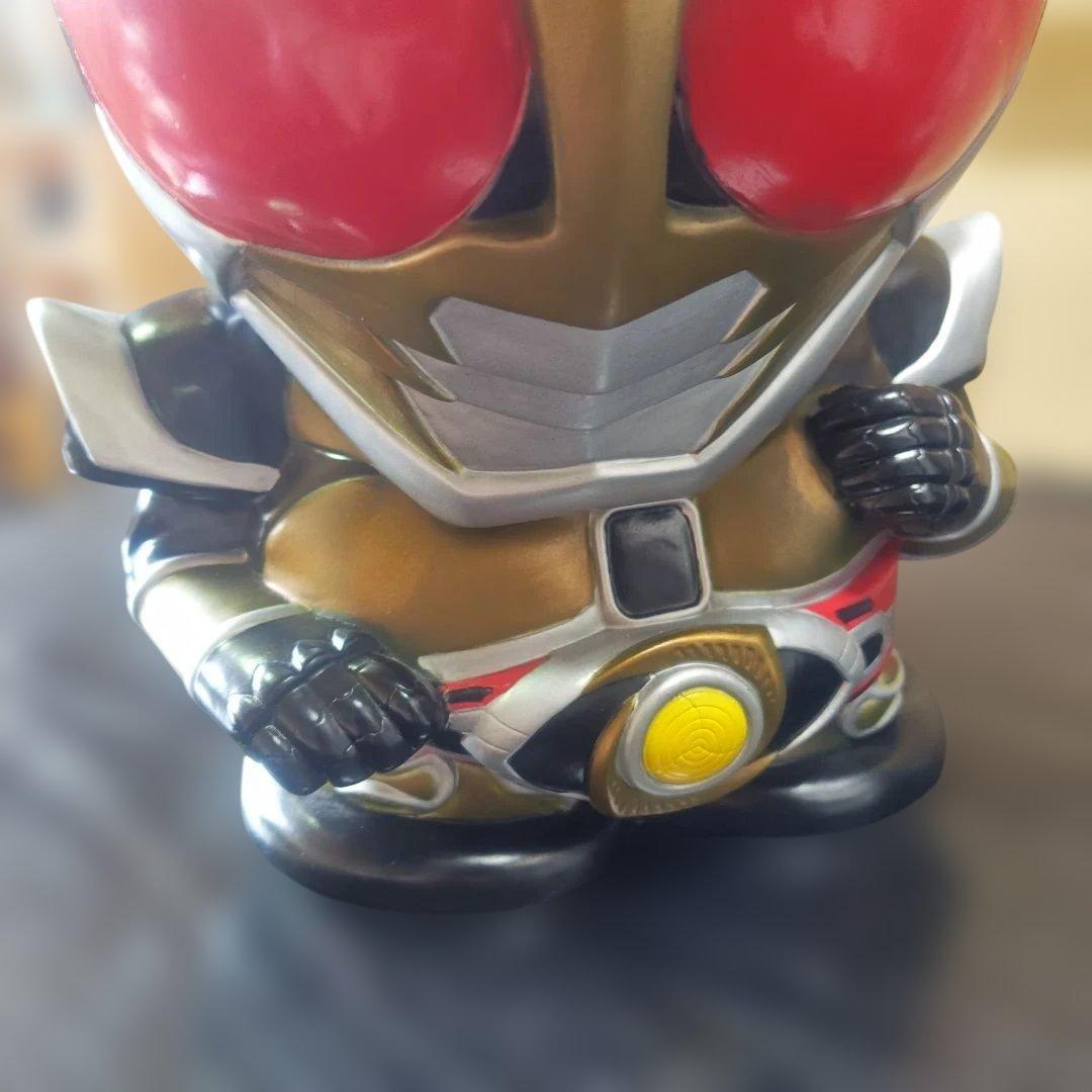 仮面ライダークウガ 貯金箱 と アクションフィギュア