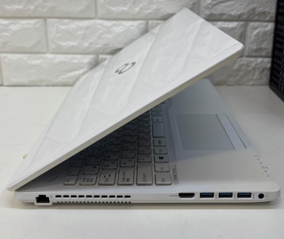 549【高性能✨】富士通ノートPC✨Win11・Office・SSD480