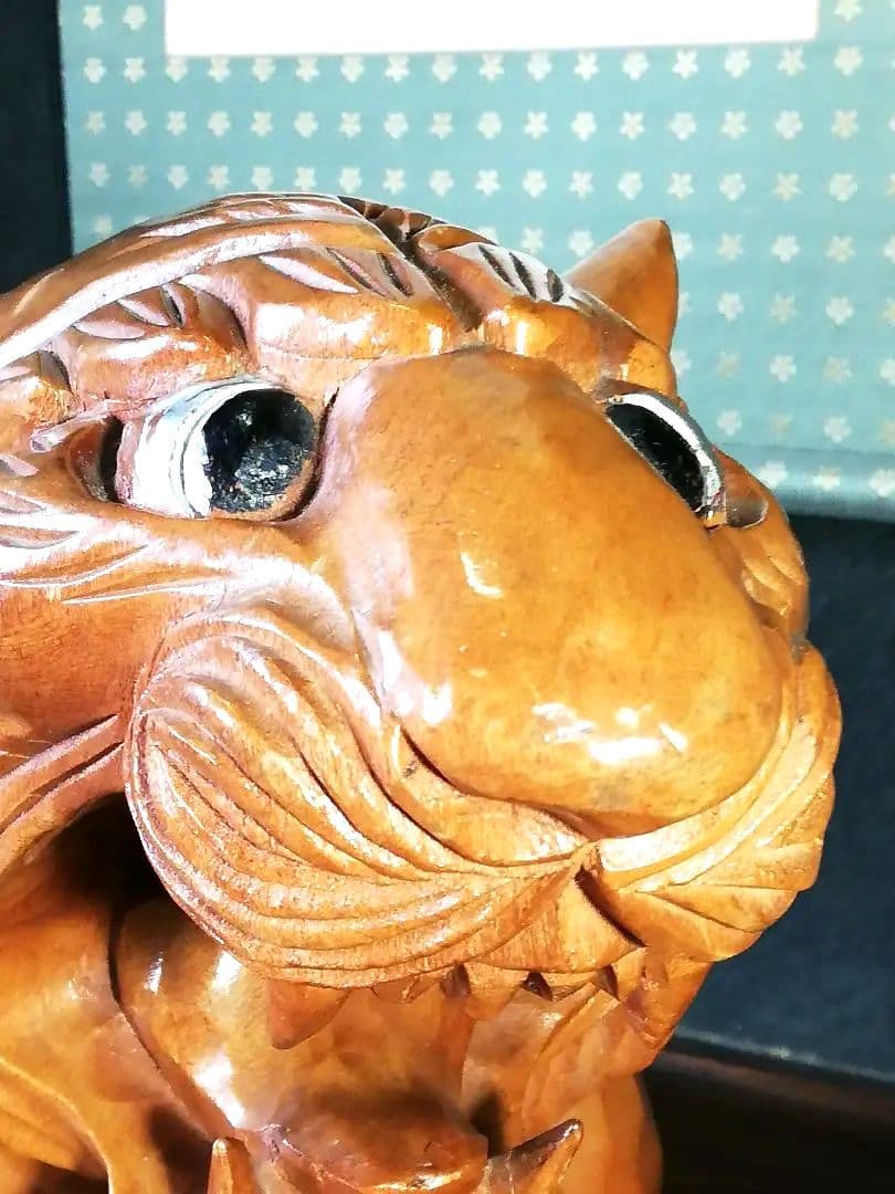 木彫りの虎 一本木 トラ 寅 彫刻 寅年 置物 木像 一刀彫 オブジェ 干支