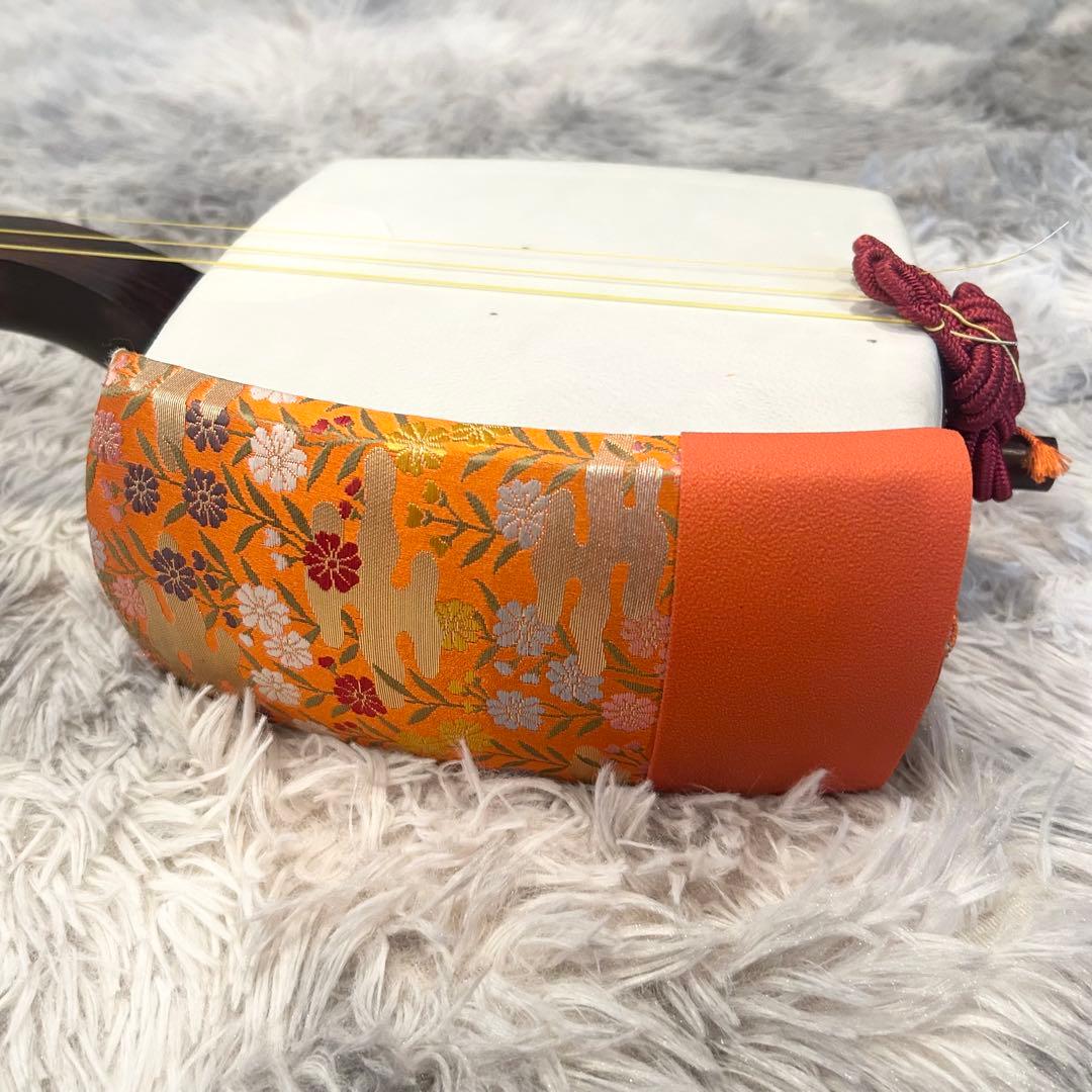 【極美品】三味線 細棹 和楽器 ケース付き 和柄装飾付