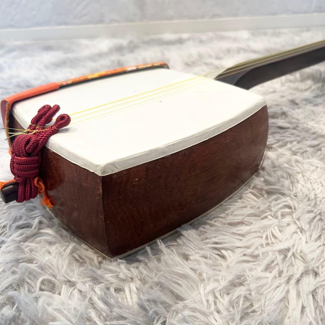 【極美品】三味線 細棹 和楽器 ケース付き 和柄装飾付