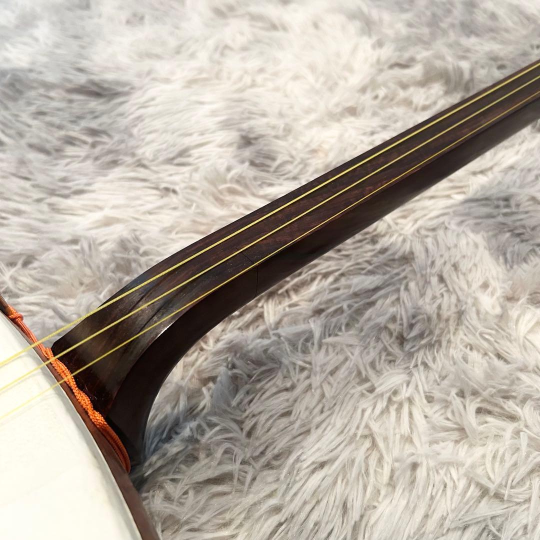 【極美品】三味線 細棹 和楽器 ケース付き 和柄装飾付