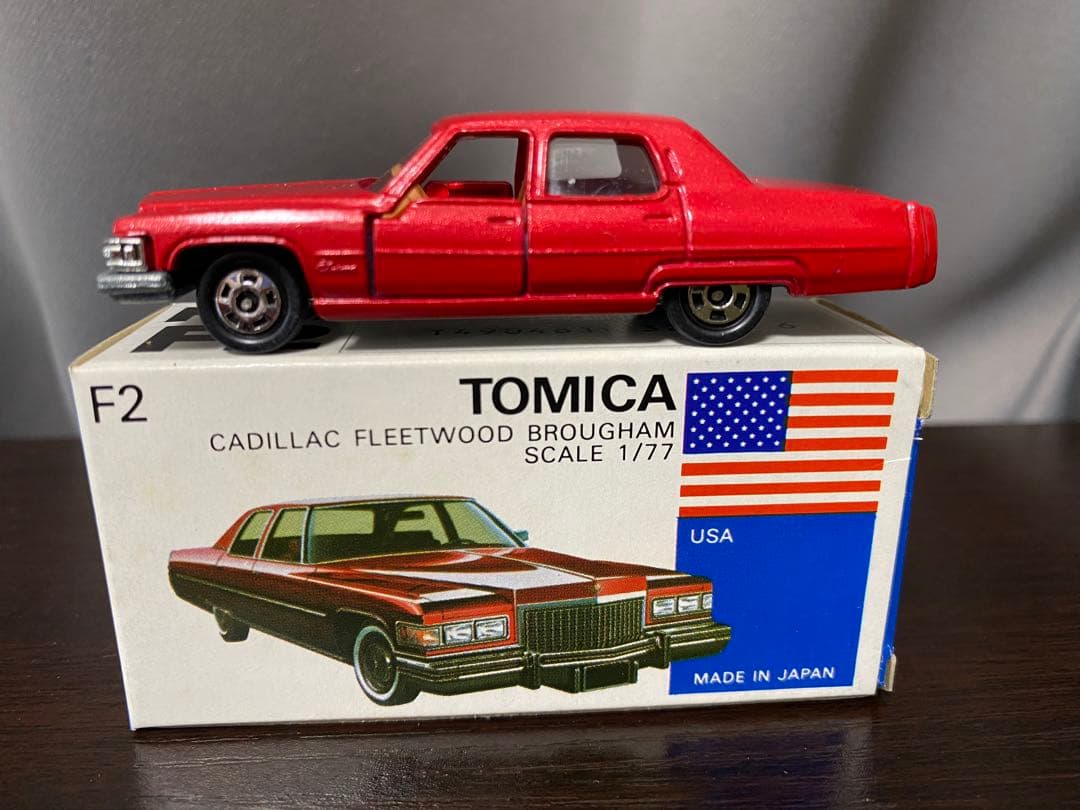 トミカ キャデラック フリートウッド ブローム 1/77