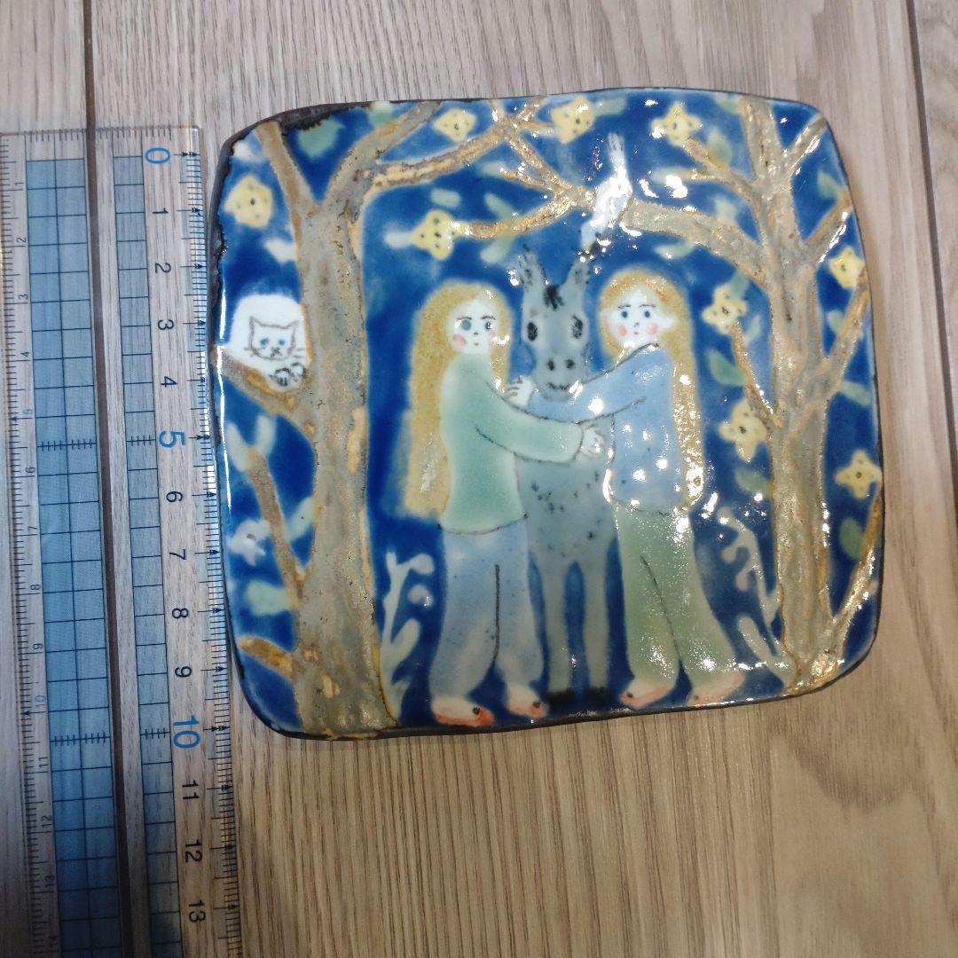 okapipottery　佐藤恵　陶板　動物と女の子 作家物