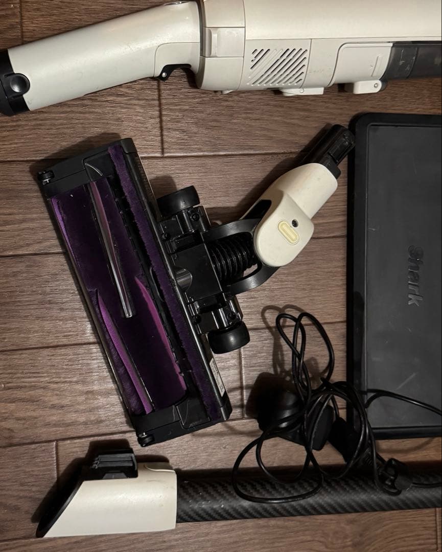 最終値下げSHARK コードレススティッククリーナー LC200JIV