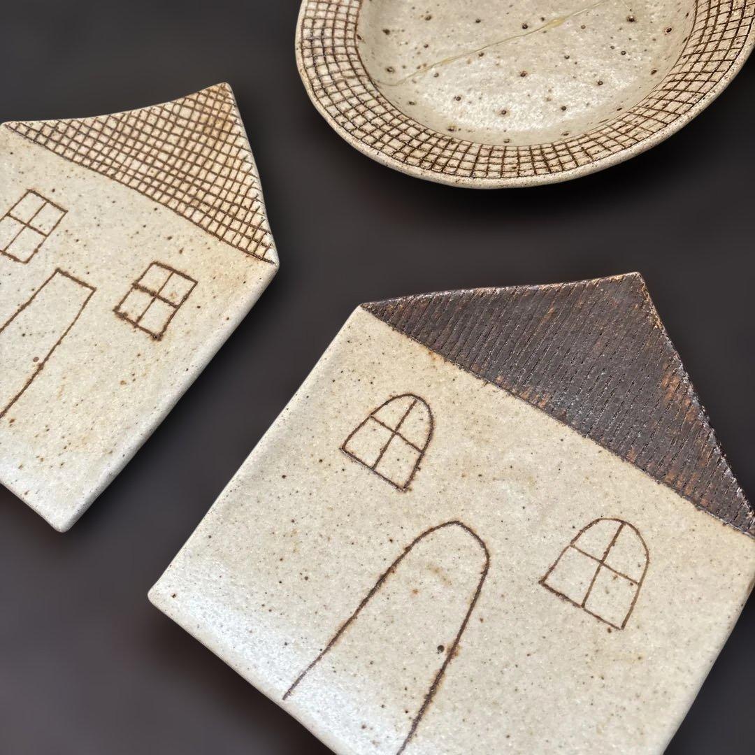 金成潤子　家のかたち　皿２枚セット