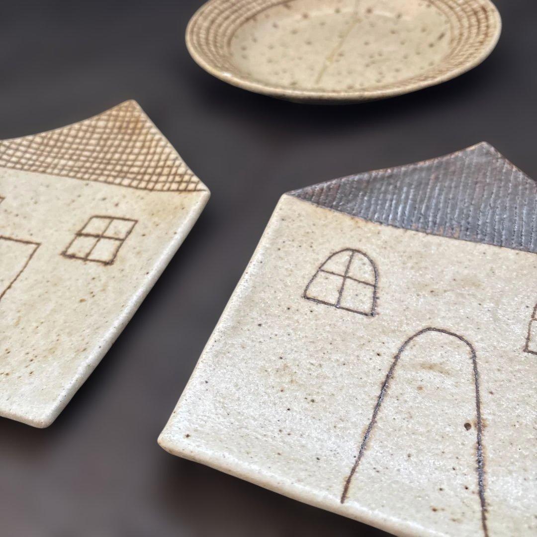 金成潤子　家のかたち　皿２枚セット