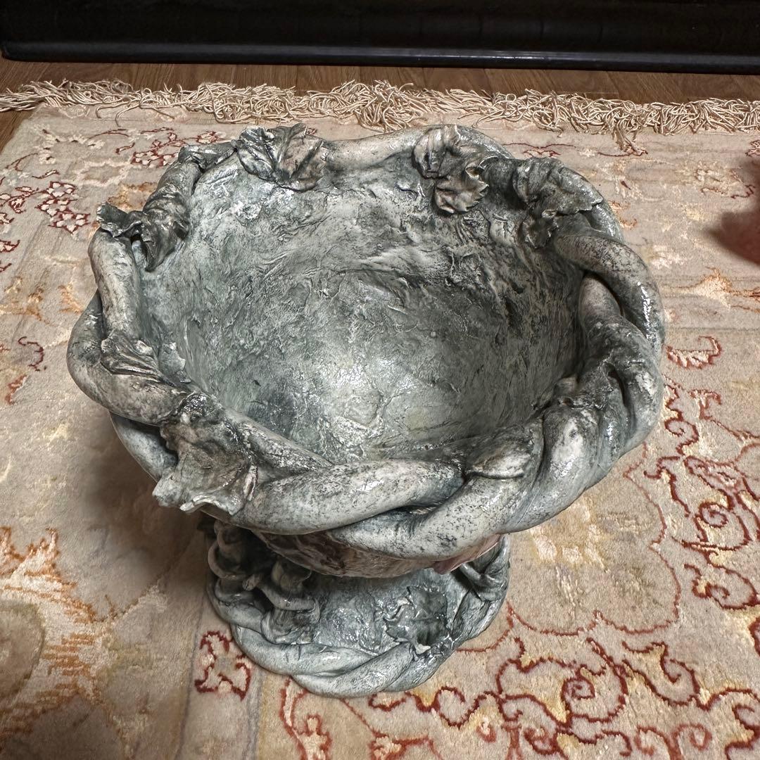 ファンタジー風樹脂製花瓶