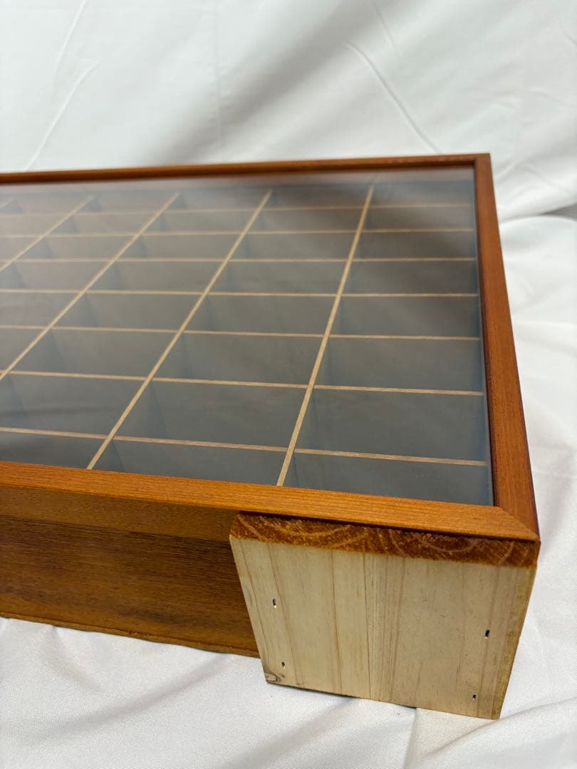 【美品】トミカ　ミニカー　木製コレクションケース　48部屋