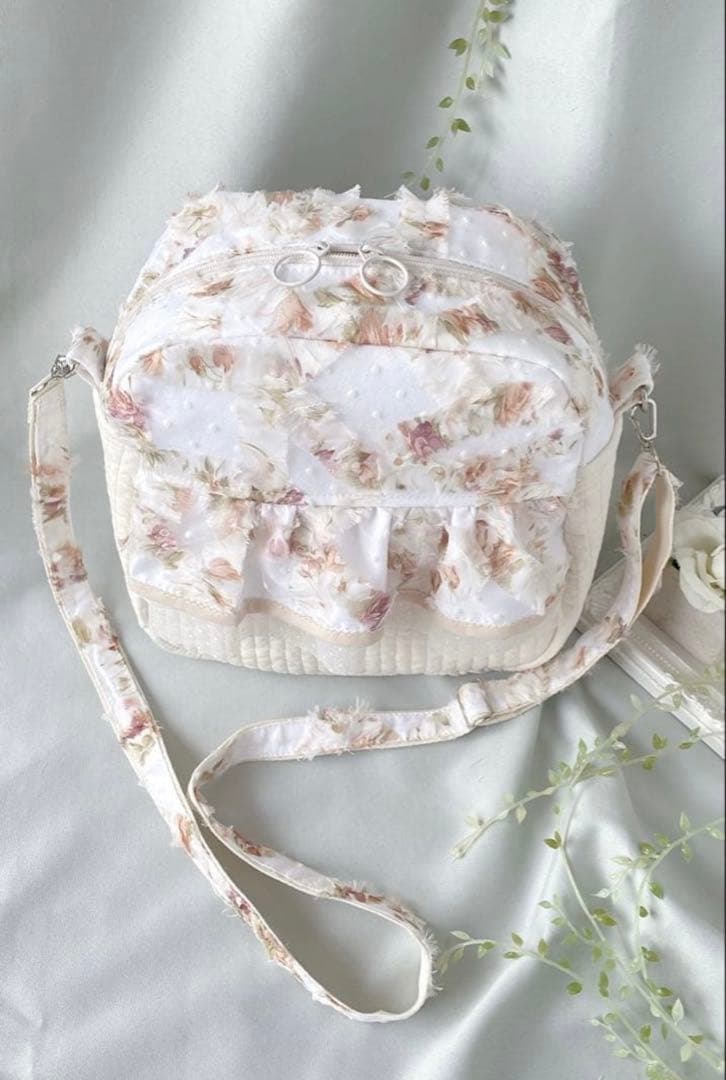 ハンドメイド＊ショルダーバック＊レー ス生地78中敷/底板付き