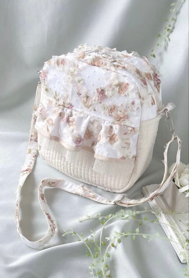 ハンドメイド＊ショルダーバック＊レー ス生地78中敷/底板付き
