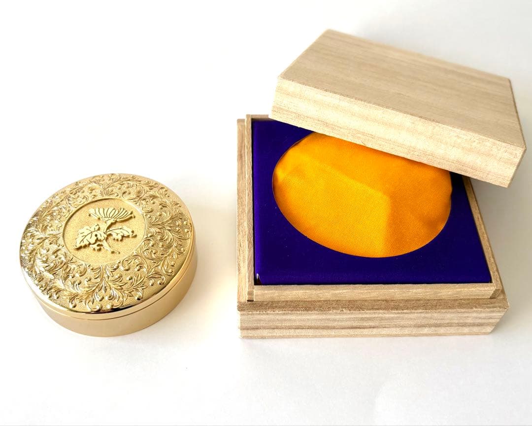 皇居 菊葉小箱 ボンボニエール 金銀2個セット