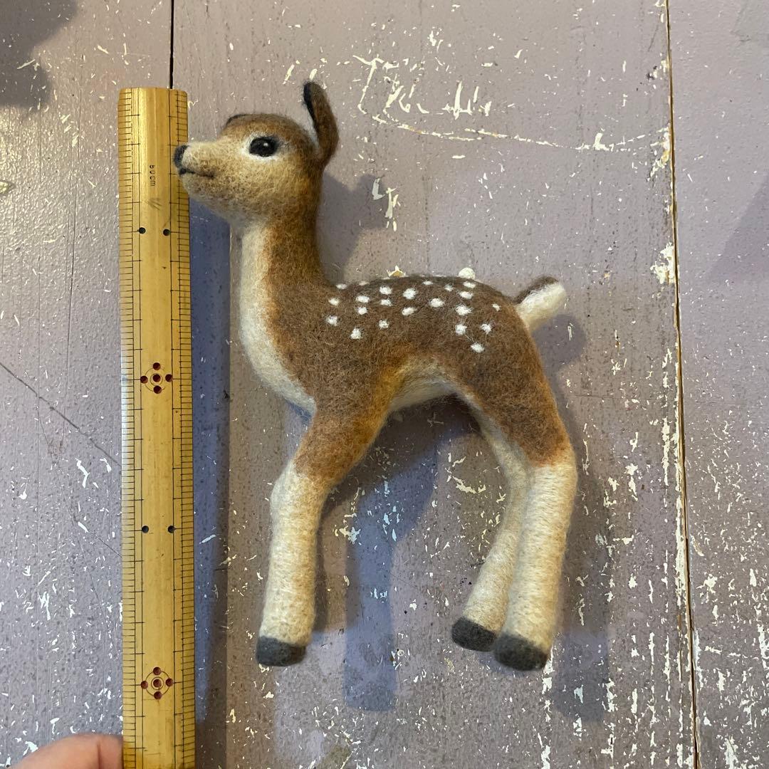 羊毛フェルトバンビ人形
