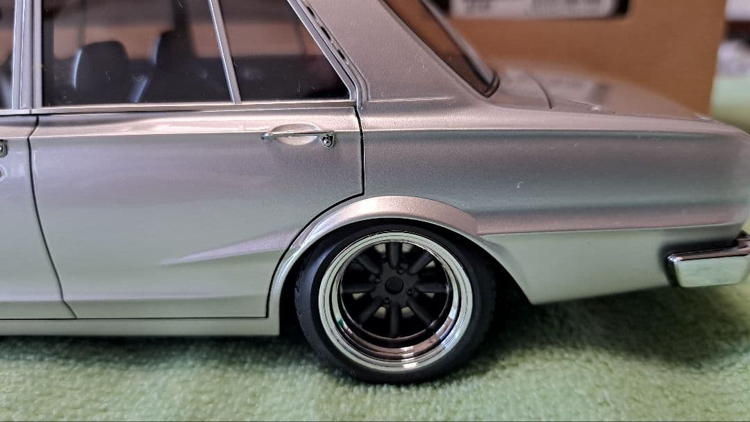 1/18 Ignitionmodel Skyline 2000GT-R シルバー