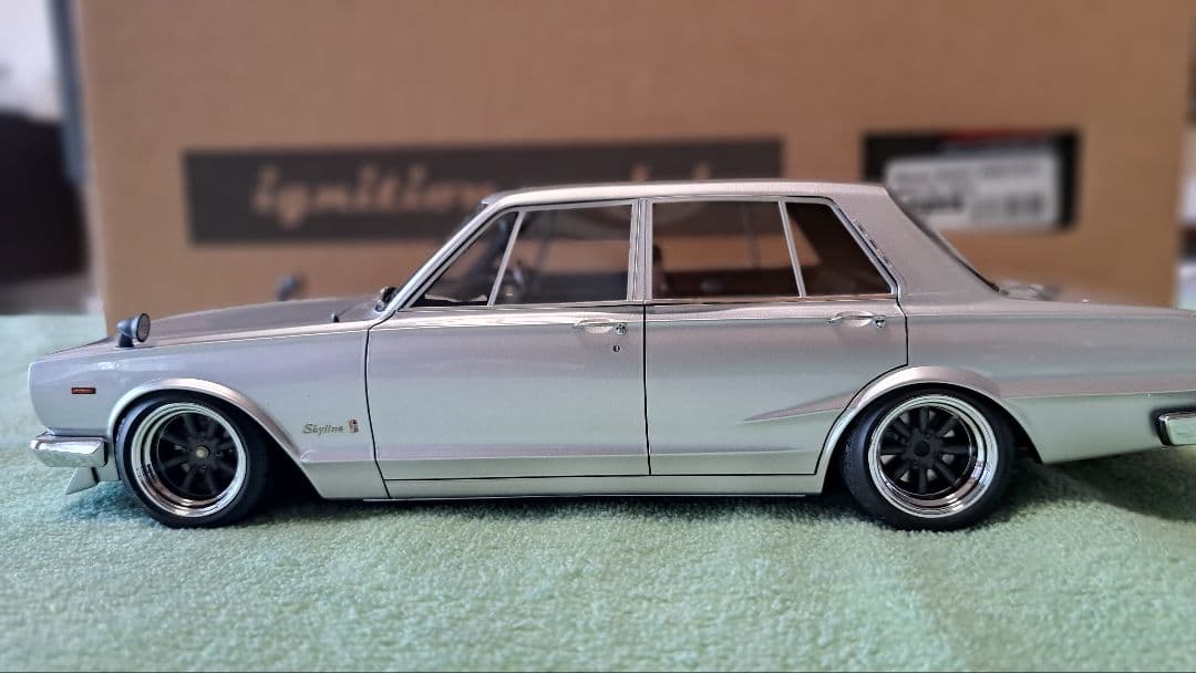 1/18 Ignitionmodel Skyline 2000GT-R シルバー