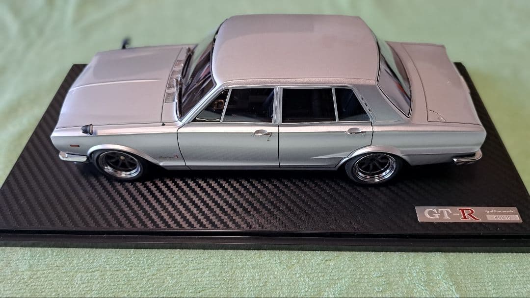 1/18 Ignitionmodel Skyline 2000GT-R シルバー