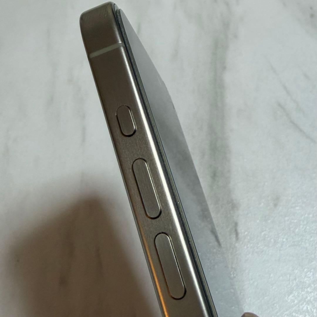 Apple iPhone 15 Pro ナチュラルチタニウム 本体