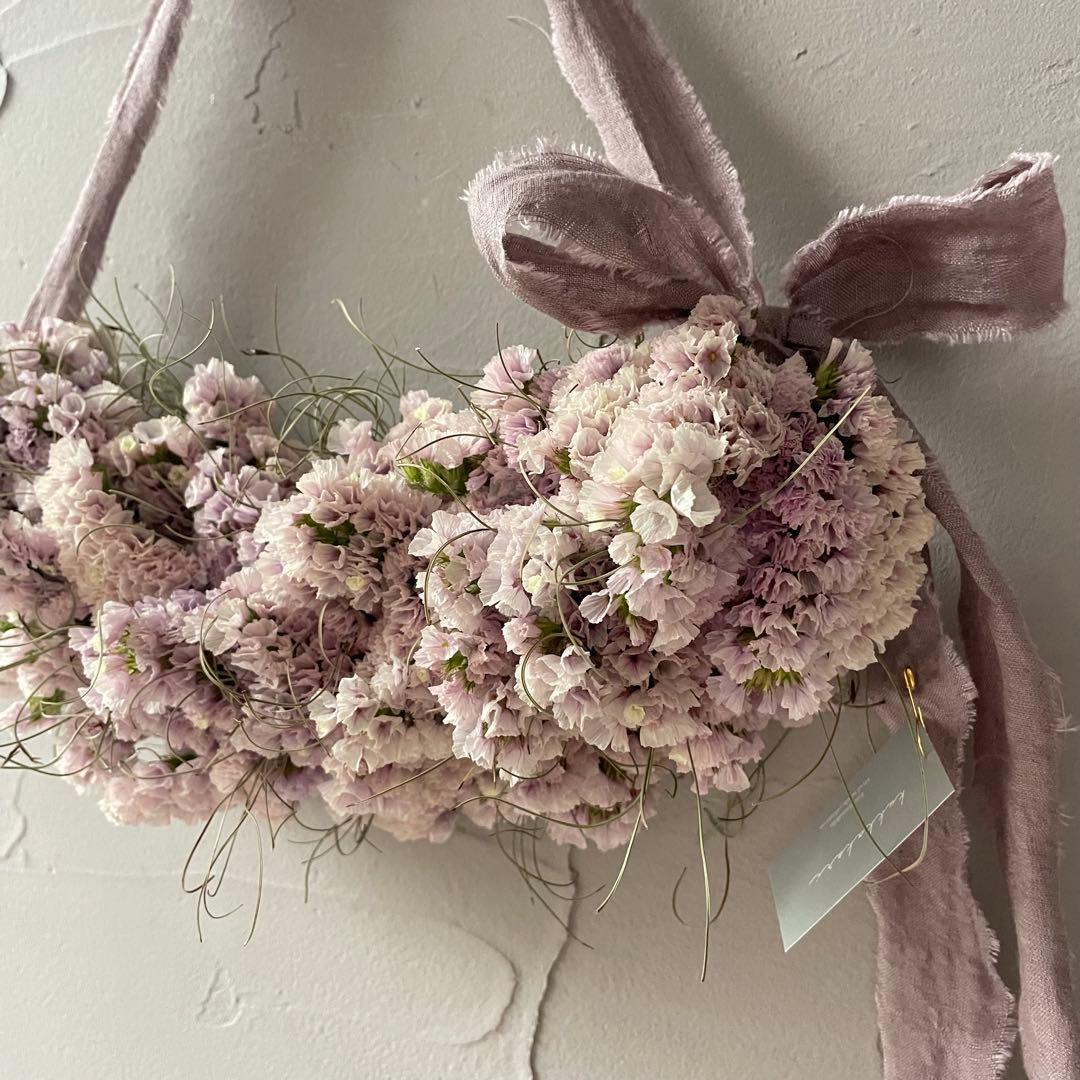 2.スターチスリボンリース