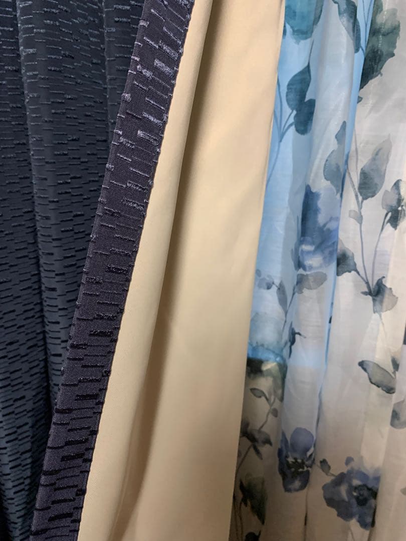 ニトリ　カーテン　ネイビー　レースカーテン　セット　花柄　紺色　ホワイト　白