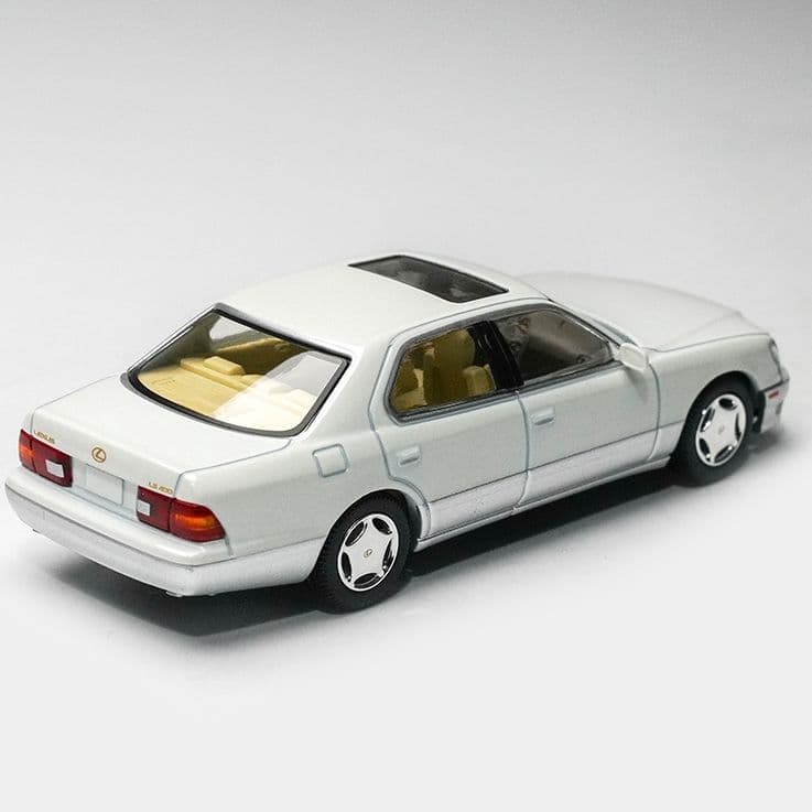 【アジア限定】TLV 1/64 LEXUS LS400
