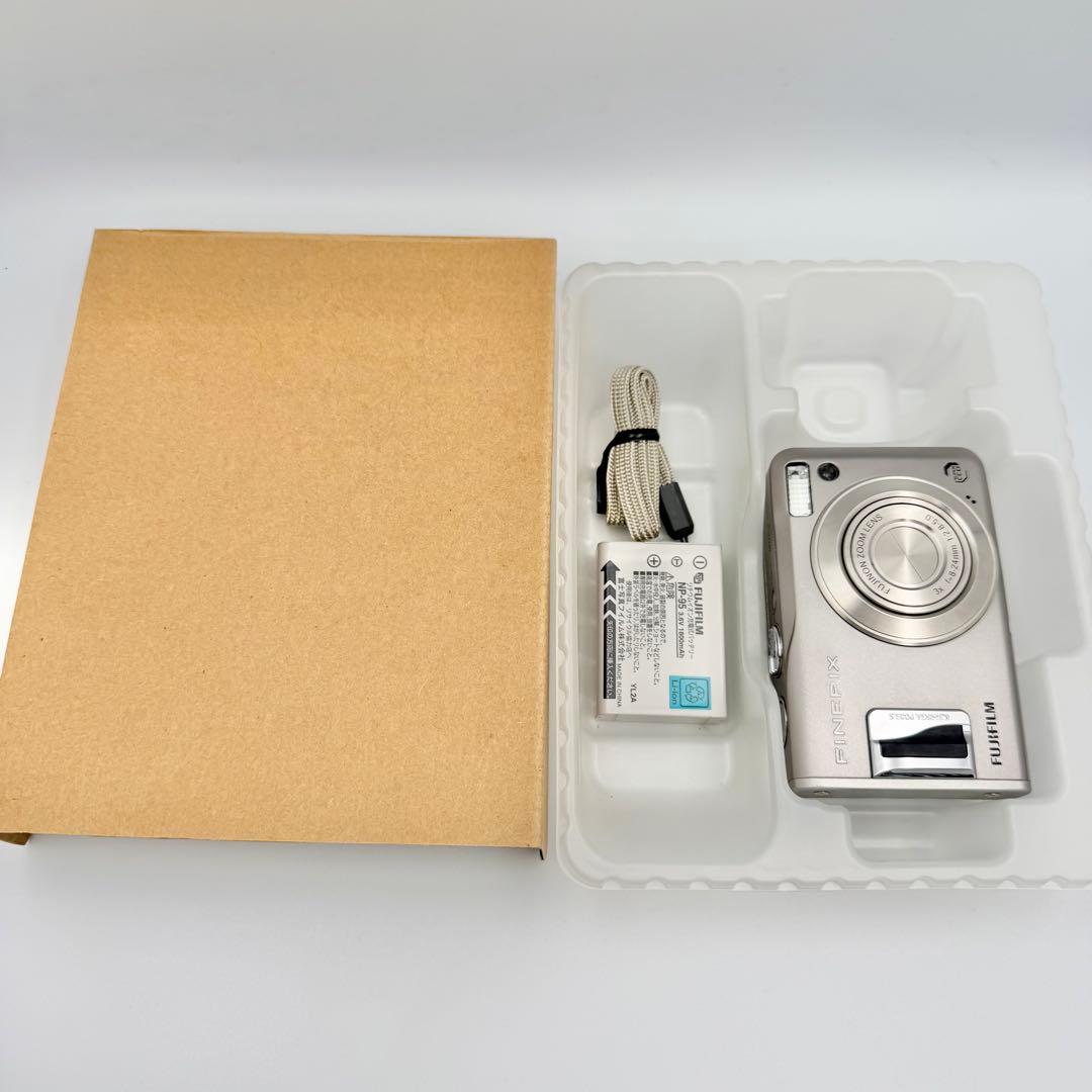 【極美品】FUJIFILM FinePix F31fd 箱付属品多数 シルバー