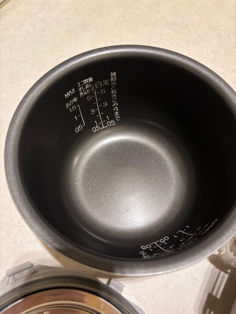 象印 圧力IH炊飯ジャー 極め炊き 5.5合炊き　NP-NH10