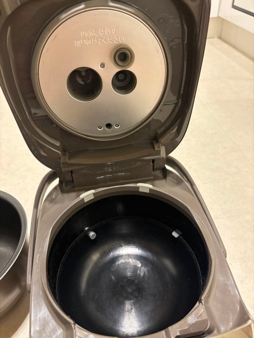 象印 圧力IH炊飯ジャー 極め炊き 5.5合炊き　NP-NH10