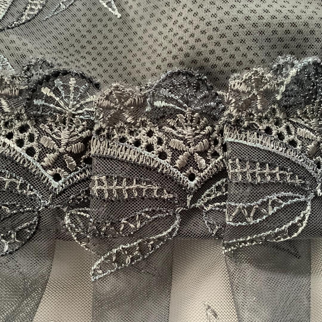 １点のみ　総レースクールタオル　ストール　２段ギャザーレース　グレー&ブラック