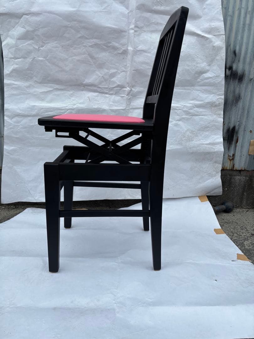 美品背もたれ付ピアノ椅子　可愛いピンク座面足部フェルト付き　春色②