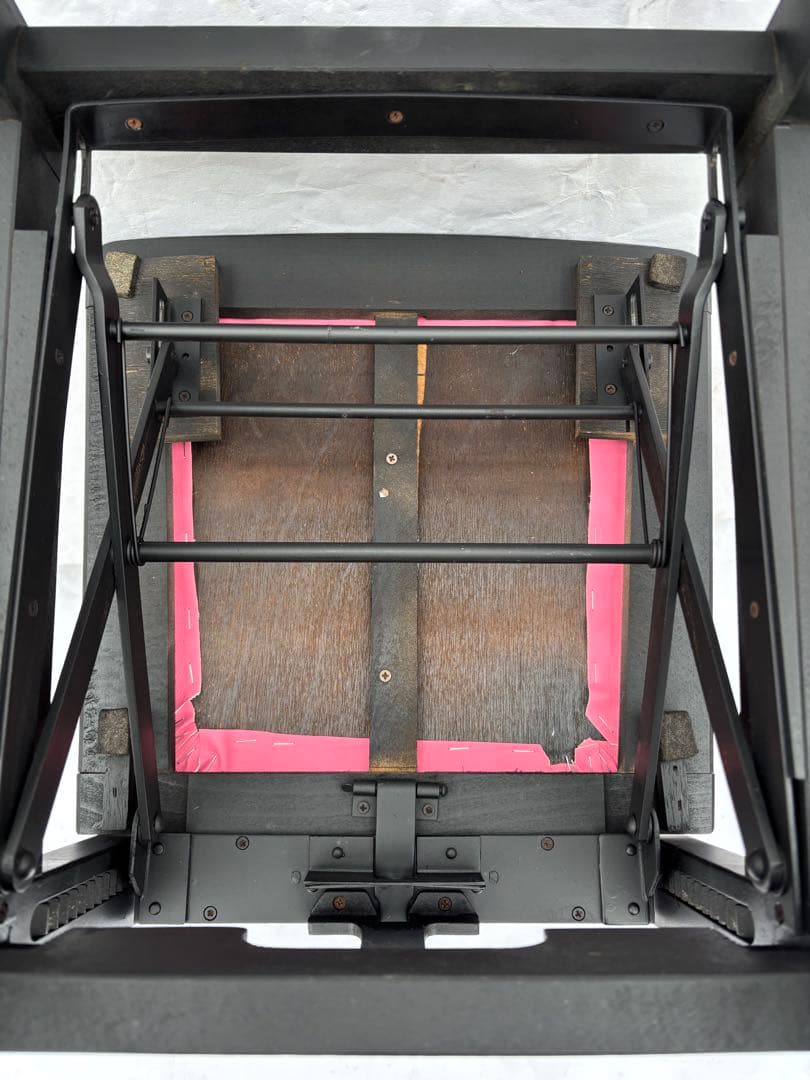 美品背もたれ付ピアノ椅子　可愛いピンク座面足部フェルト付き　春色②