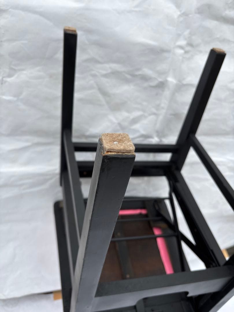 美品背もたれ付ピアノ椅子　可愛いピンク座面足部フェルト付き　春色②