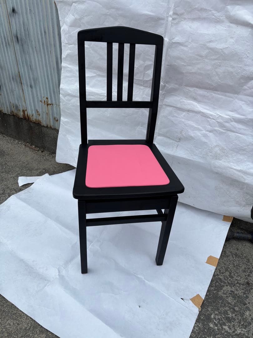 美品背もたれ付ピアノ椅子　可愛いピンク座面足部フェルト付き　春色②