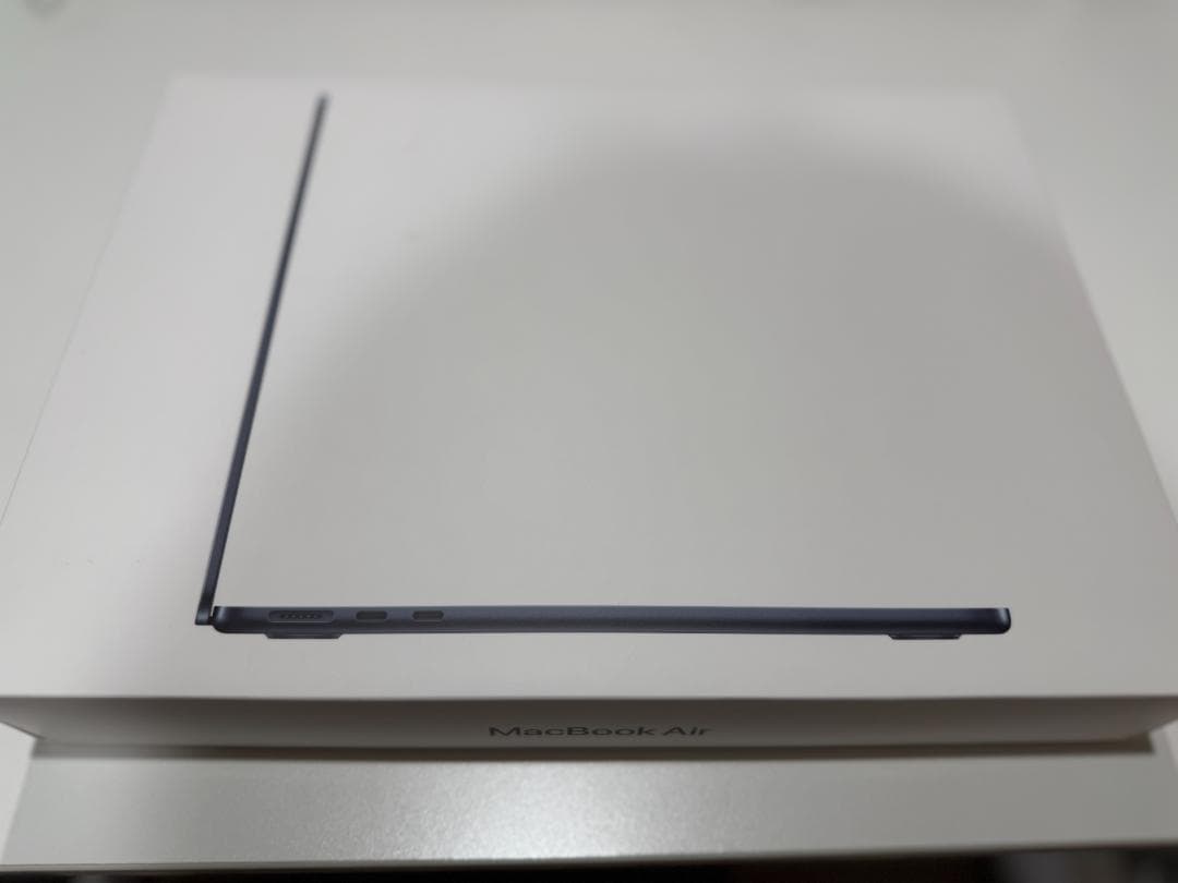 【美品・付属品未使用】MacBook Air M2 13.6ミッドナイト