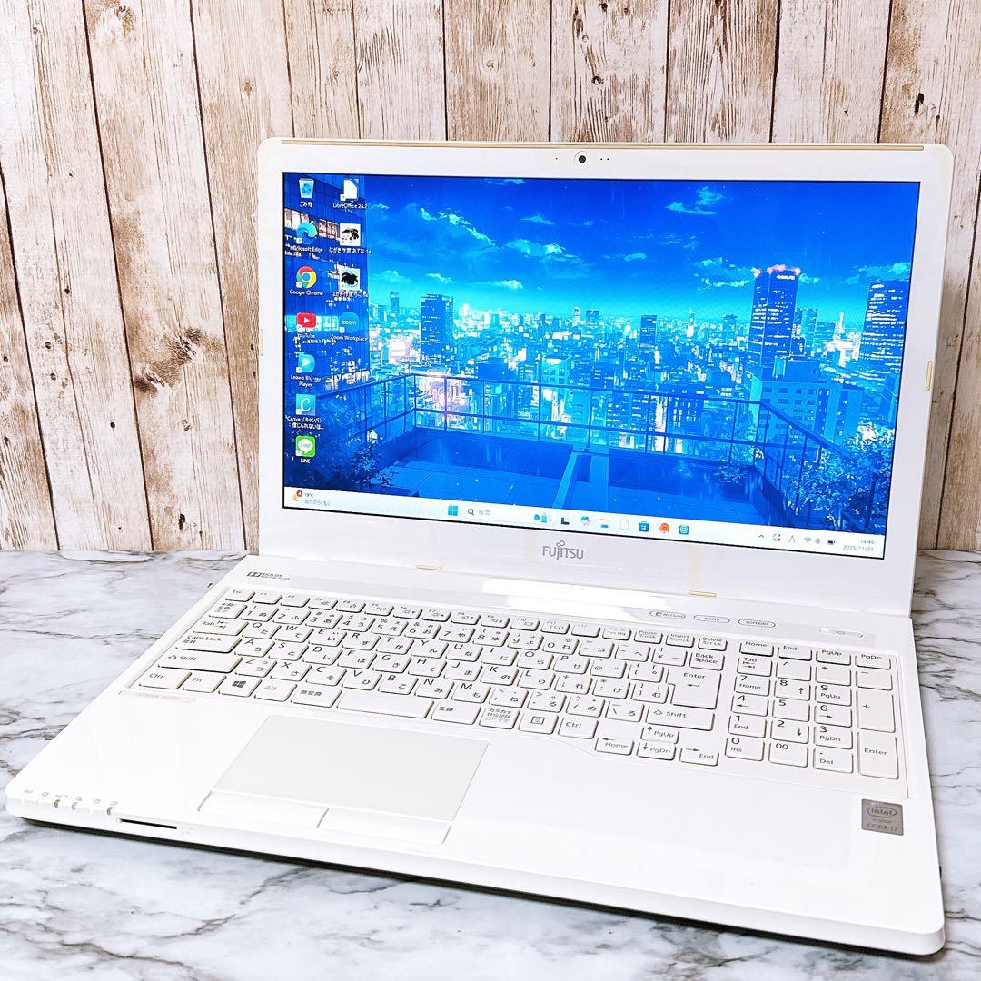 w*n様 高性能i7＆新品SSD/メモリ16GB✨カメラ すぐ使えるノートパソコ