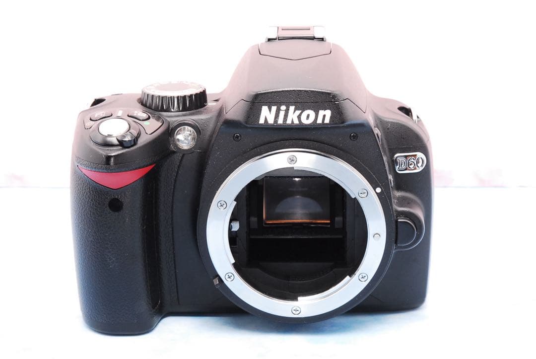 ニコン D60★入門機★手ぶれ補正Wレンズ★小型＆軽量★一眼レフカメラ