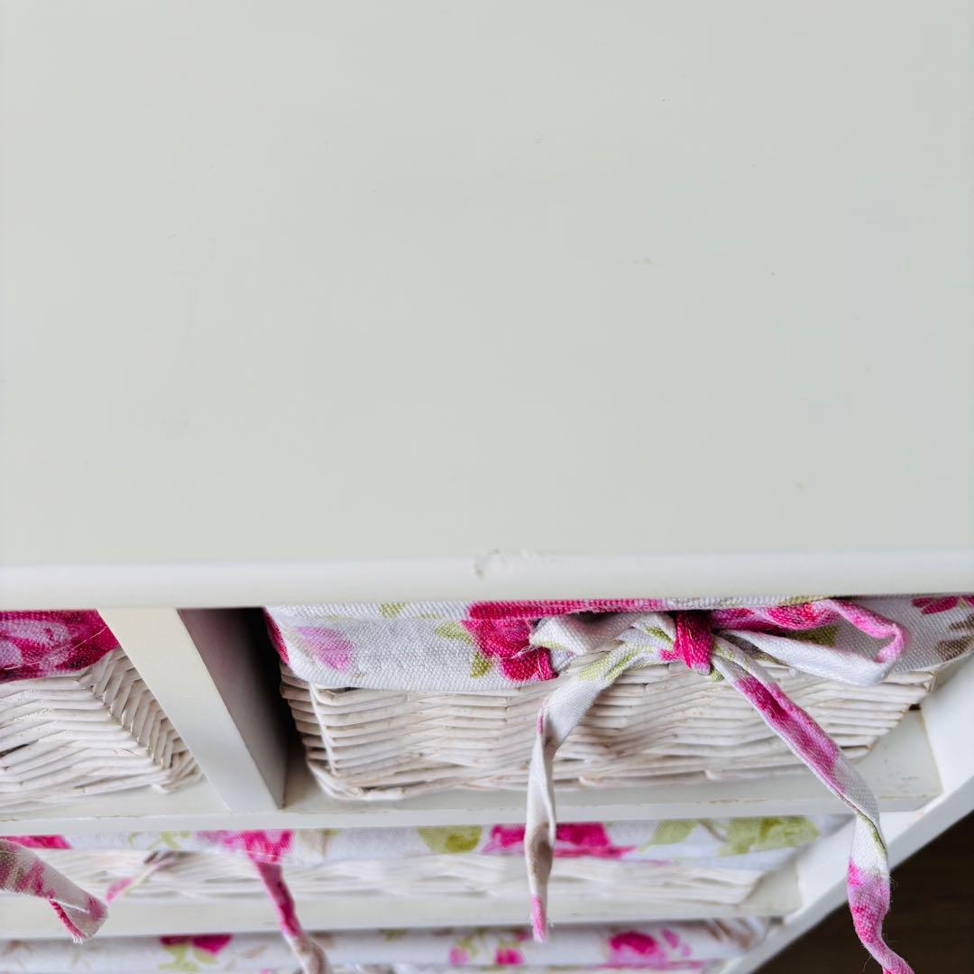 花柄バスケット付き収納ラック 4段 ホワイト 籐ラタン チェスト 北欧 送料込み