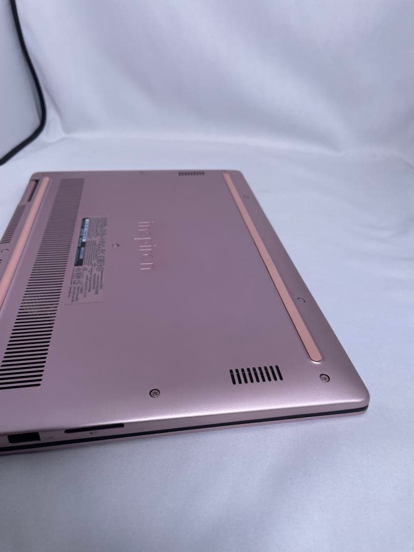 ピンク色 スリムで美しい Dell Inspiron 7380 i7-8565U